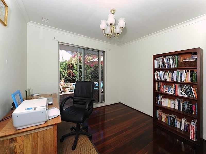 1 Egeus Way, Coolbellup WA 6163