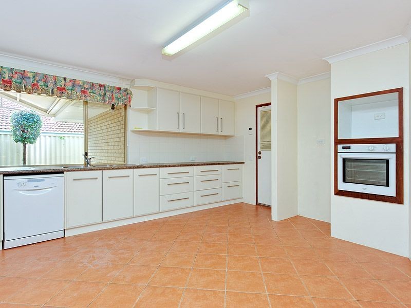 75 Sylvan Crescent, Leeming WA 6149