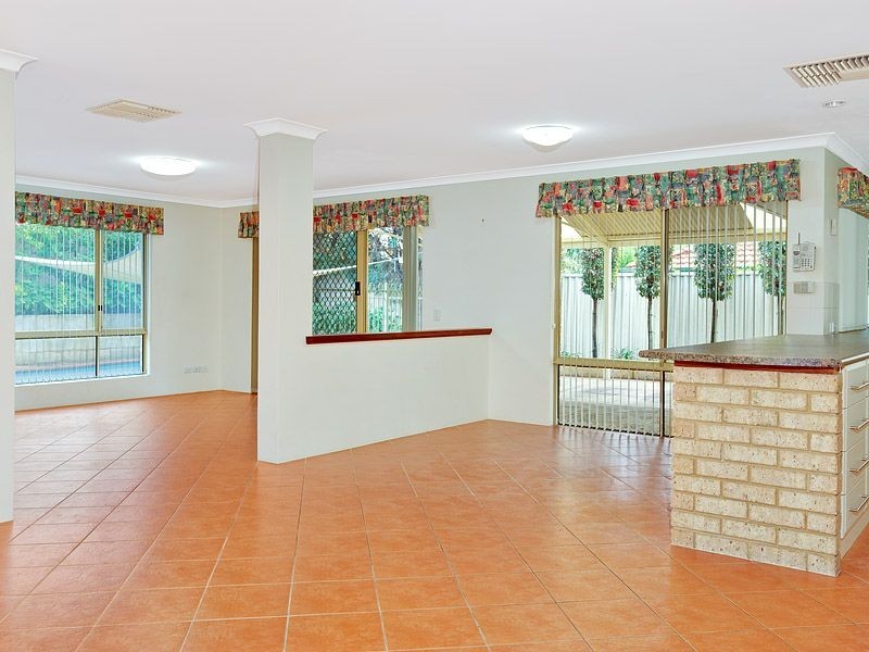 75 Sylvan Crescent, Leeming WA 6149