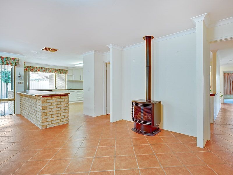 75 Sylvan Crescent, Leeming WA 6149