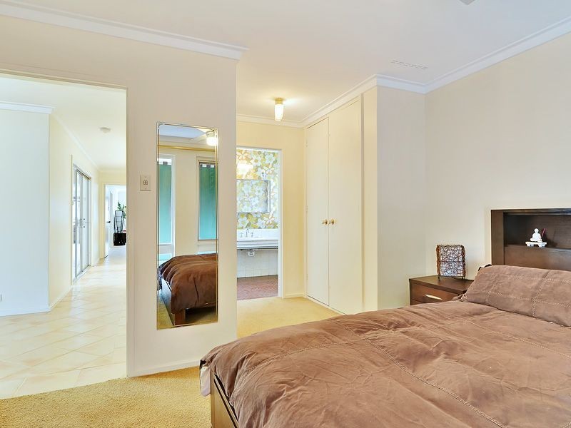 10 Walker Court, Kardinya WA 6163