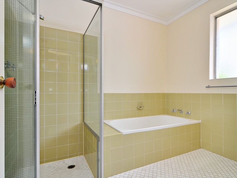 10 Walker Court, Kardinya WA 6163