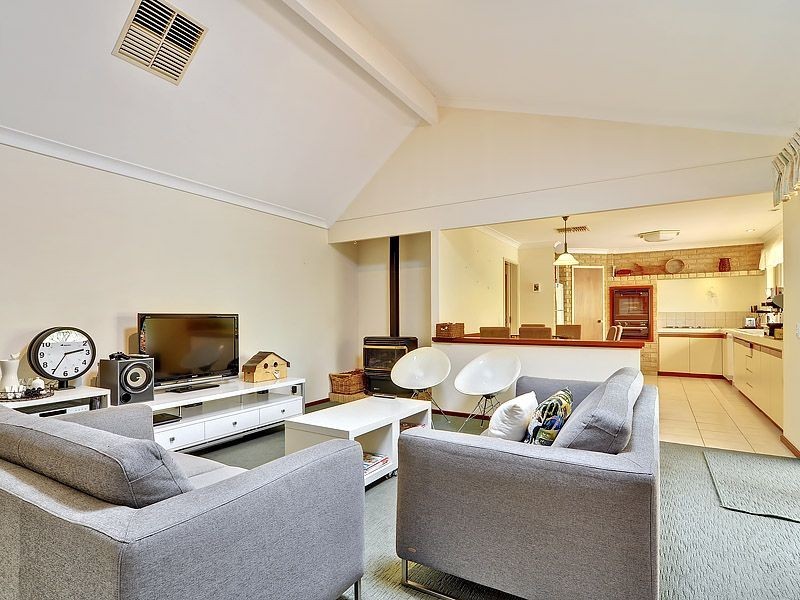 3 Castlemain Heights, Leeming WA 6149