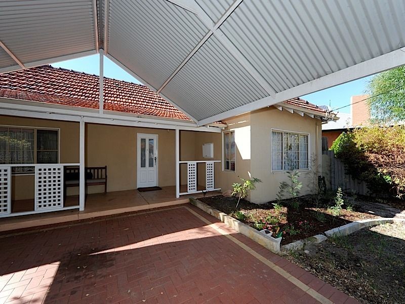 28 Renou Street, Queens Park WA 6107