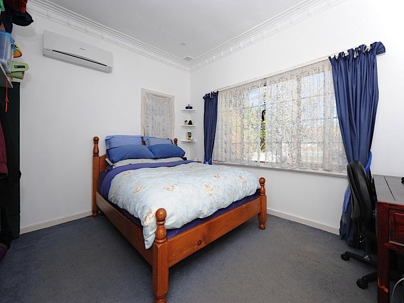 28 Renou Street, Queens Park WA 6107