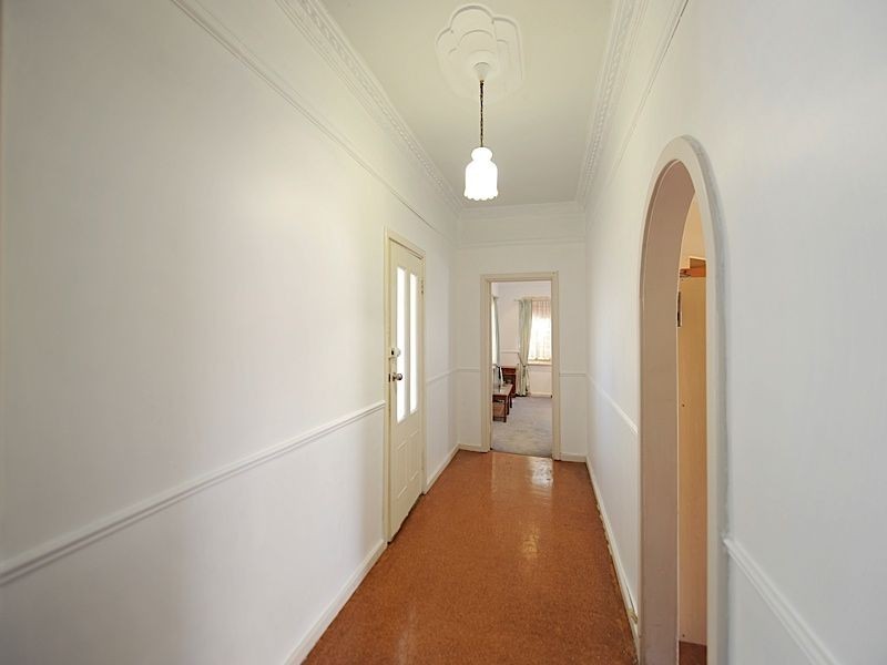 28 Renou Street, Queens Park WA 6107