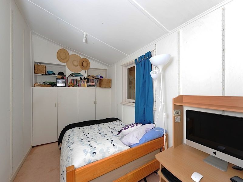 28 Renou Street, Queens Park WA 6107