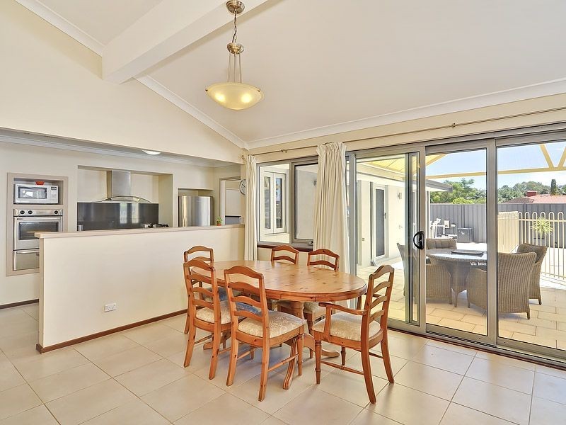 1 Mcguiness Drive, Leeming WA 6149