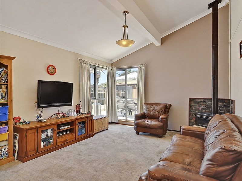 1 Mcguiness Drive, Leeming WA 6149