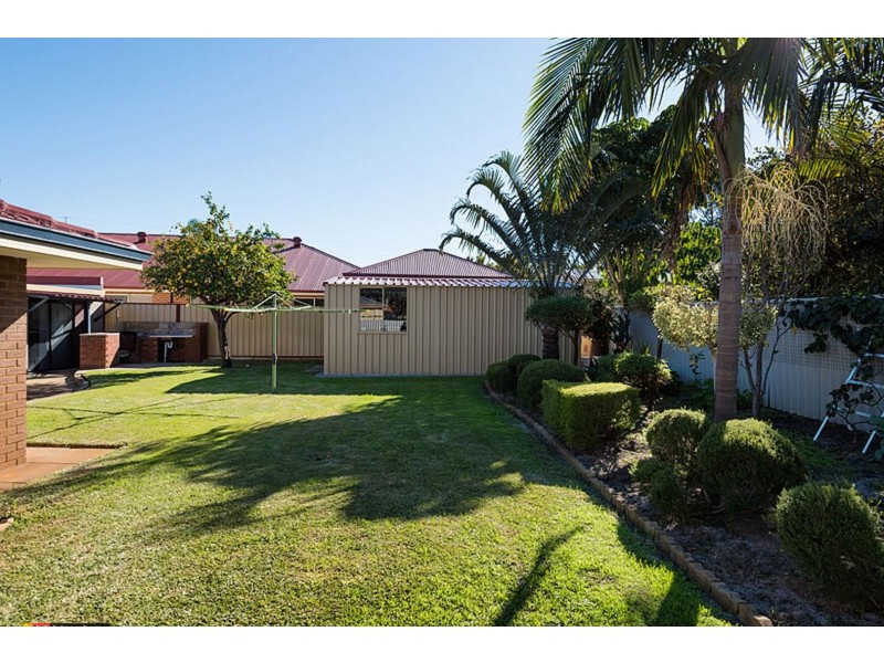 11 Amphion Place, Leeming WA 6149