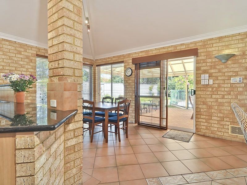 13 Green Croft Gardens, Leeming WA 6149