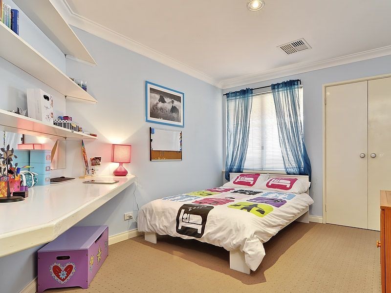 13 Green Croft Gardens, Leeming WA 6149