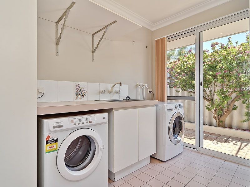13 Green Croft Gardens, Leeming WA 6149