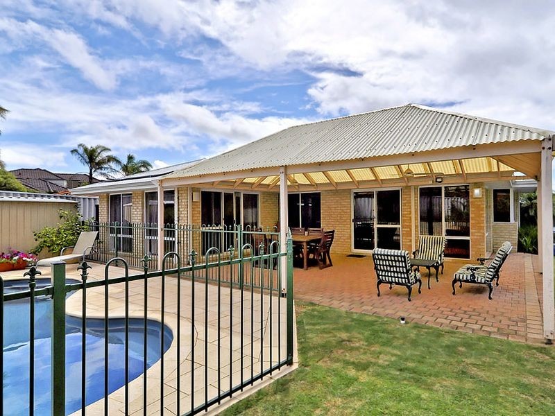 13 Green Croft Gardens, Leeming WA 6149