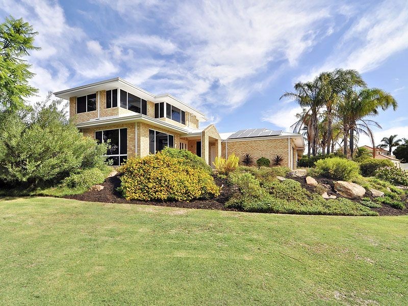 13 Green Croft Gardens, Leeming WA 6149