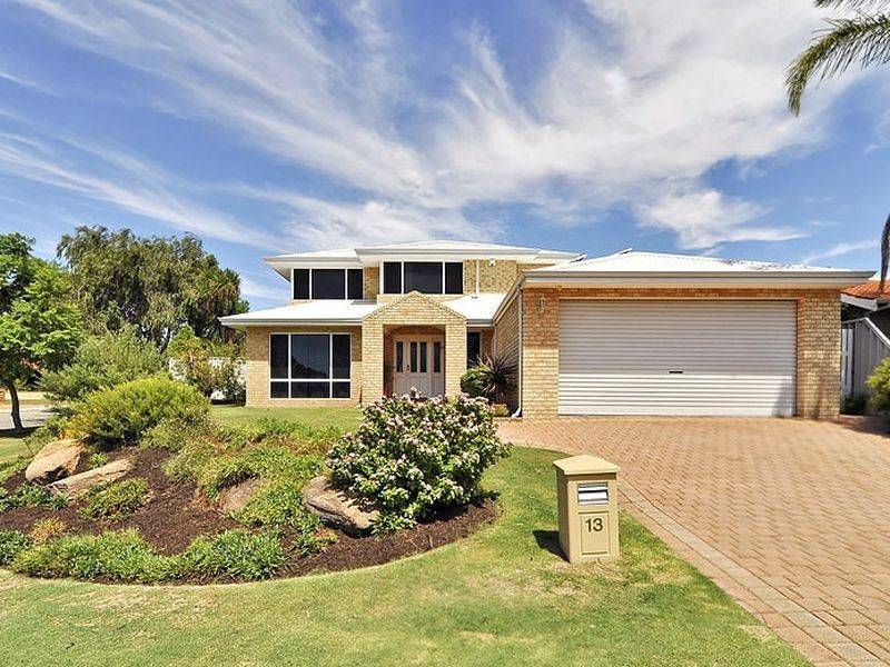 13 Green Croft Gardens, Leeming WA 6149