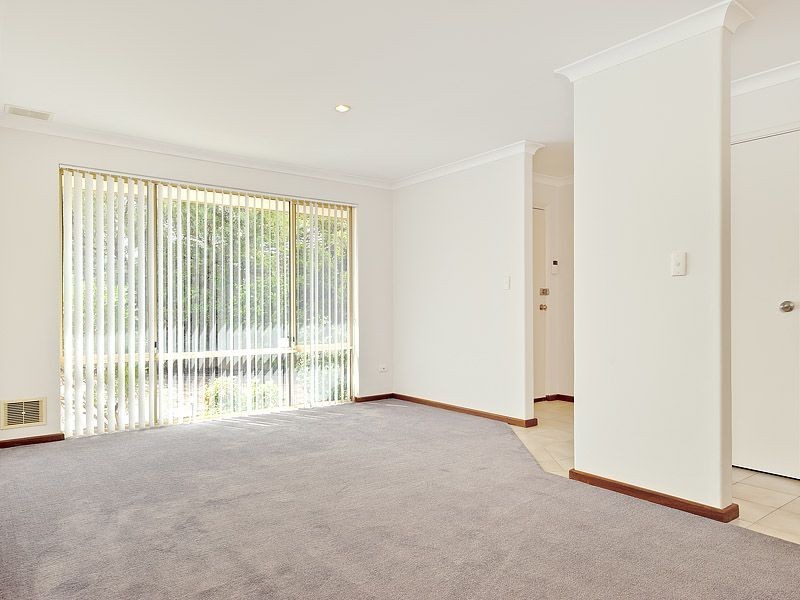 25B McKivett Crescent, Leeming WA 6149