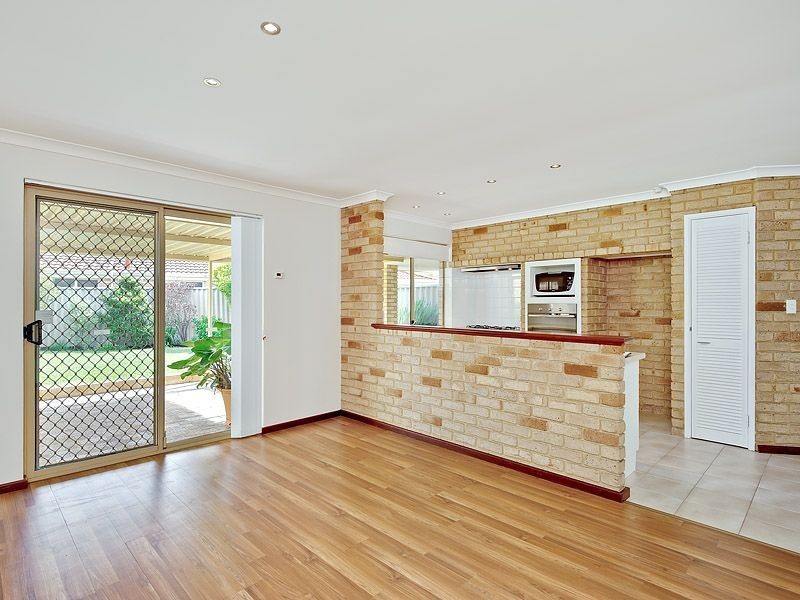 25B McKivett Crescent, Leeming WA 6149
