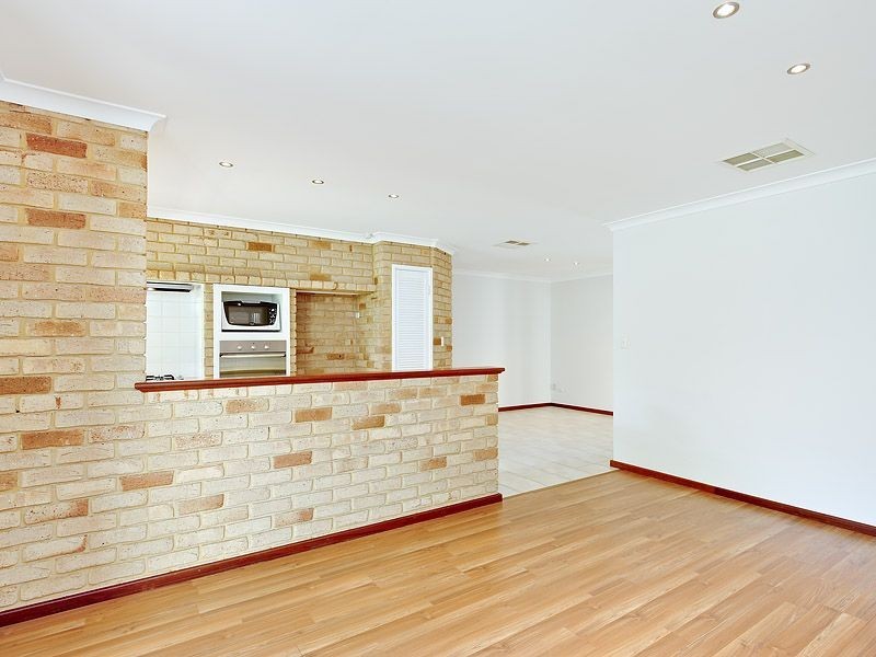 25B McKivett Crescent, Leeming WA 6149