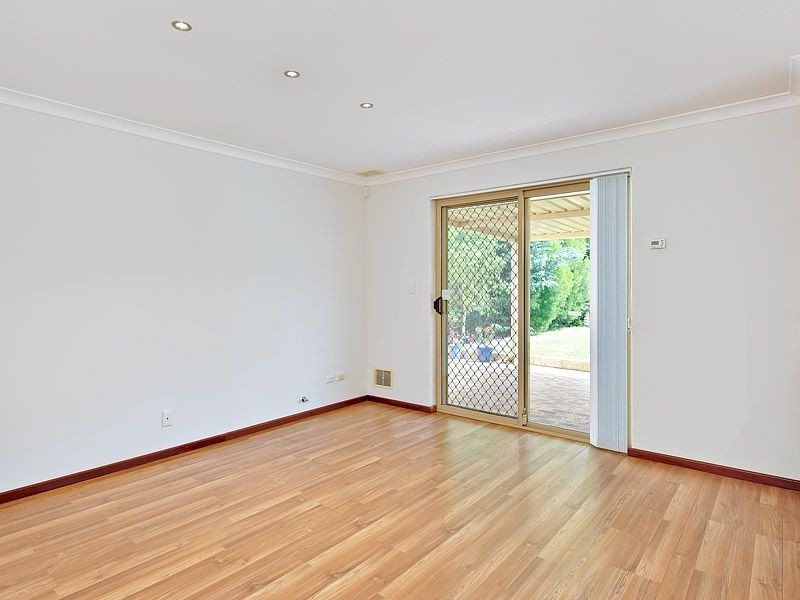 25B McKivett Crescent, Leeming WA 6149