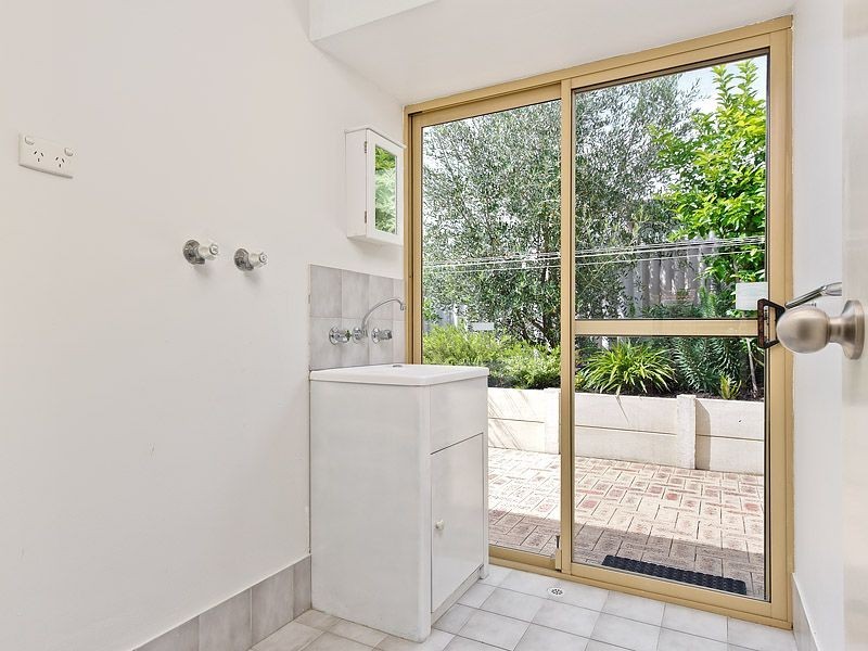 25B McKivett Crescent, Leeming WA 6149