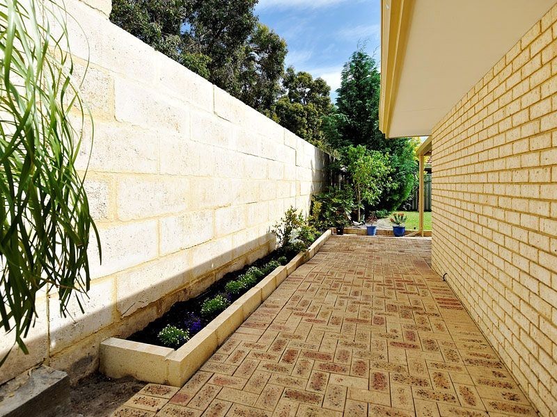 25B McKivett Crescent, Leeming WA 6149