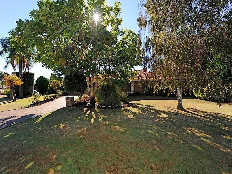 19 Earnshaw Loop, Leeming WA 6149