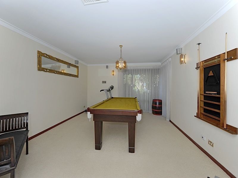 19 Earnshaw Loop, Leeming WA 6149