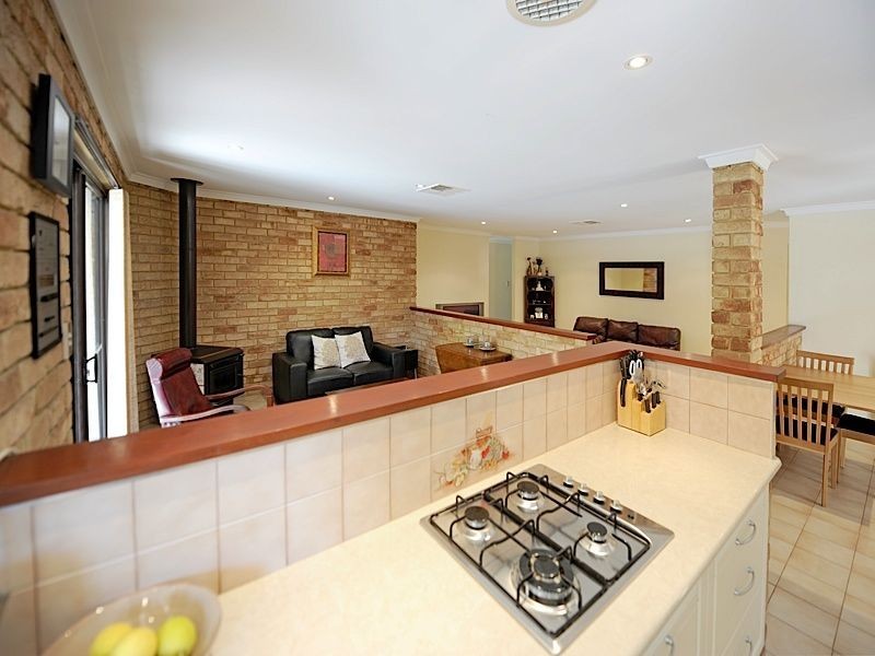 19 Earnshaw Loop, Leeming WA 6149