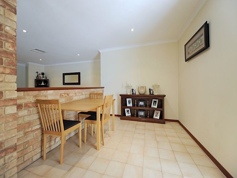 19 Earnshaw Loop, Leeming WA 6149