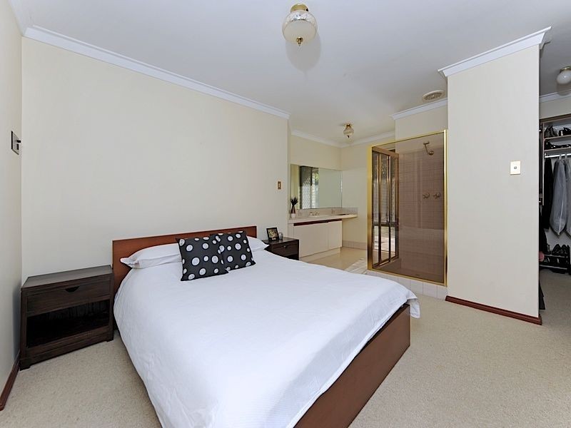 19 Earnshaw Loop, Leeming WA 6149
