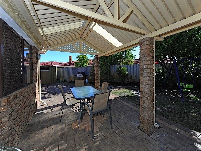 19 Earnshaw Loop, Leeming WA 6149