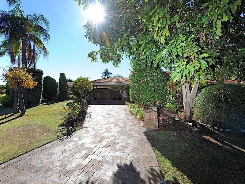 19 Earnshaw Loop, Leeming WA 6149