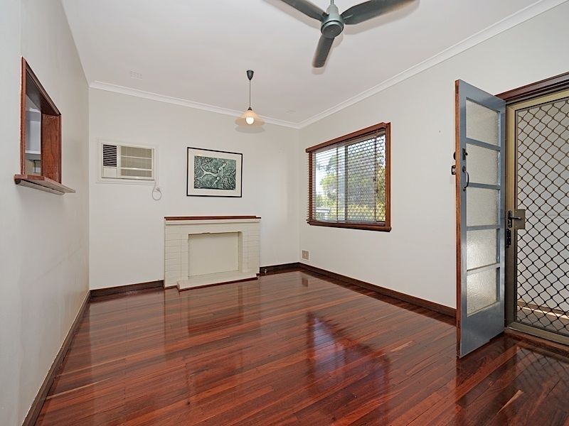 7 Instone Street, Hilton WA 6163