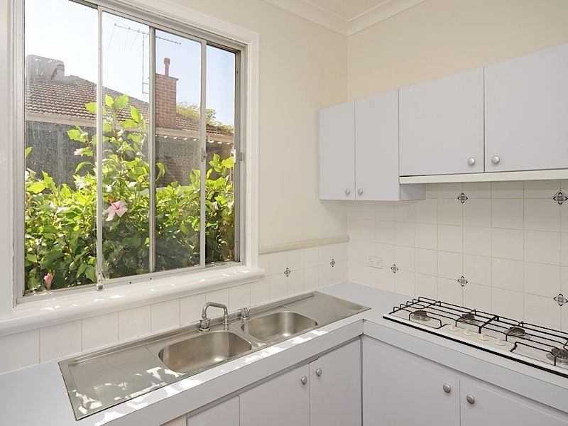 7 Instone Street, Hilton WA 6163