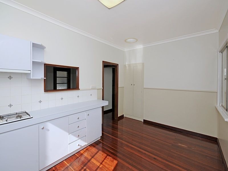 7 Instone Street, Hilton WA 6163