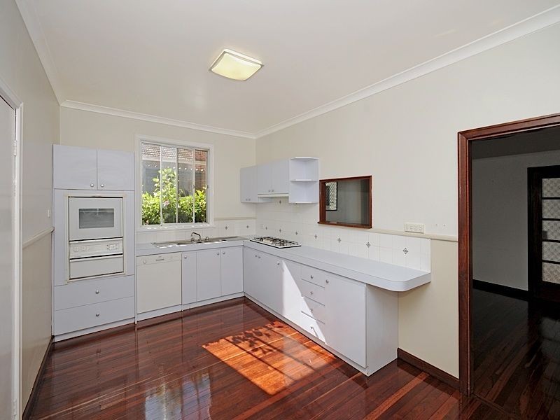 7 Instone Street, Hilton WA 6163