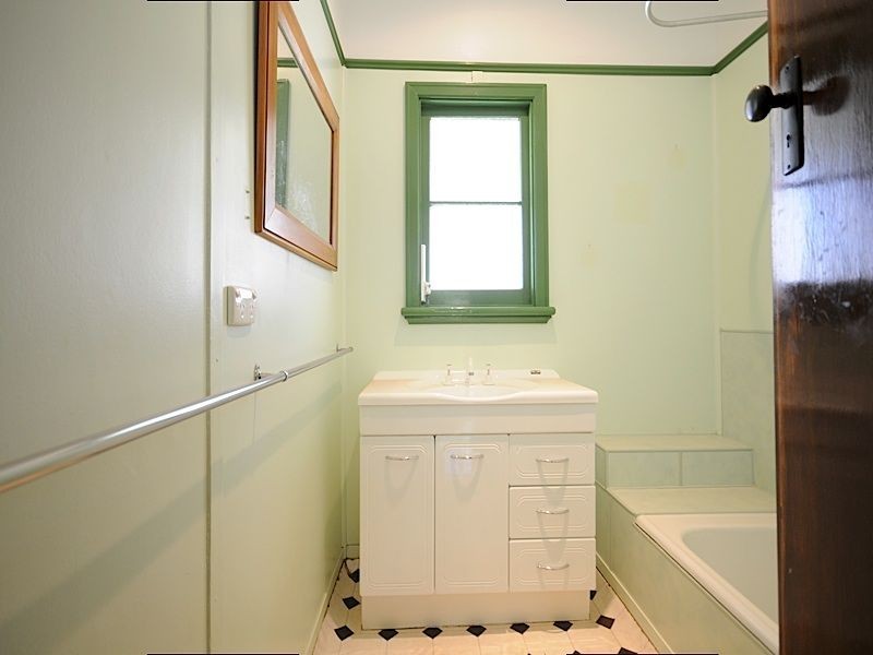 7 Instone Street, Hilton WA 6163