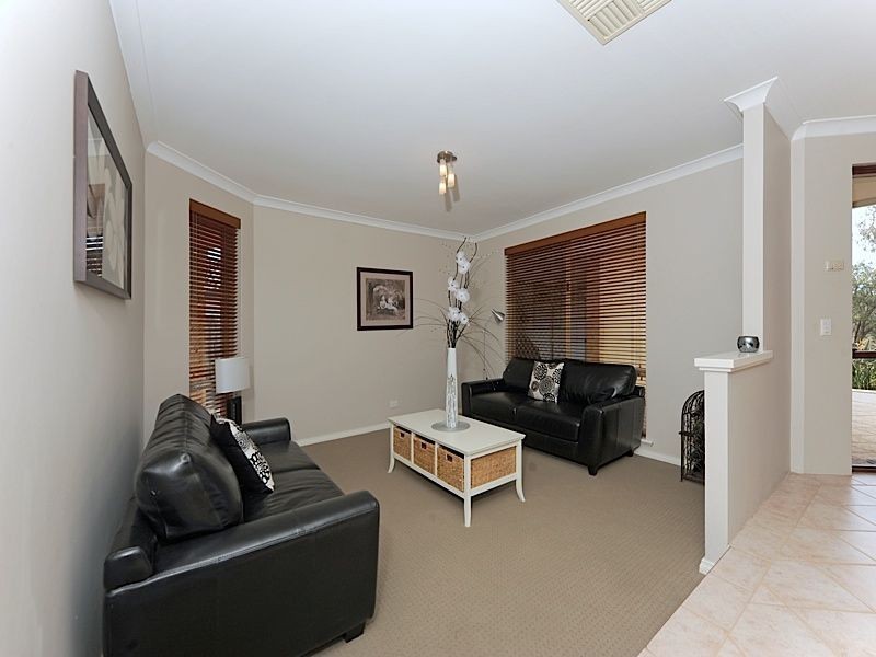 9 Brandwood Gardens, Leeming WA 6149