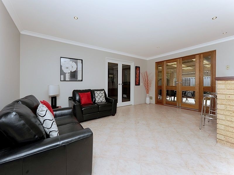 9 Brandwood Gardens, Leeming WA 6149