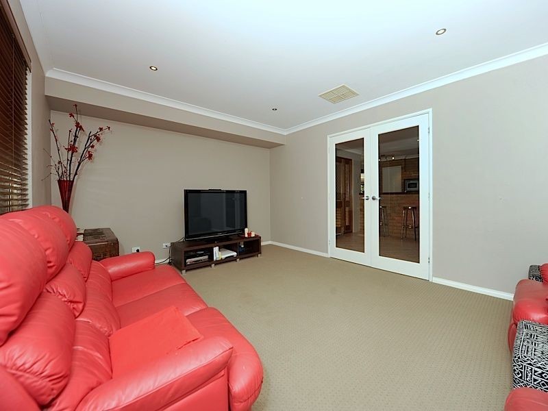 9 Brandwood Gardens, Leeming WA 6149