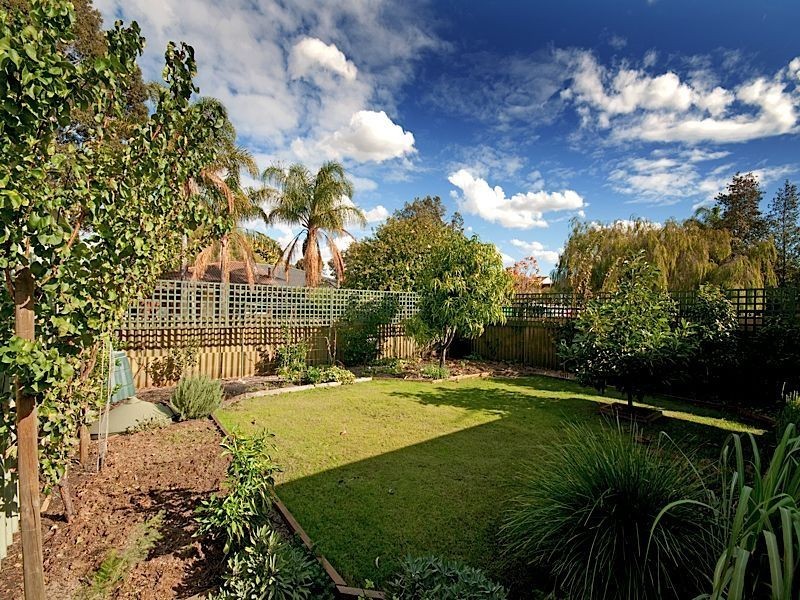2B Ashton Place, Leeming WA 6149