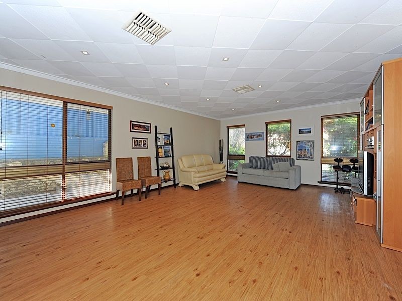 5 More Crescent, Bull Creek WA 6149