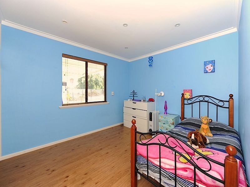 5 More Crescent, Bull Creek WA 6149