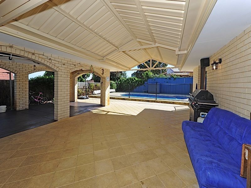 5 More Crescent, Bull Creek WA 6149