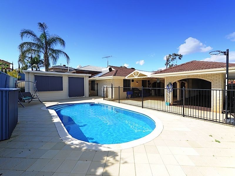 5 More Crescent, Bull Creek WA 6149