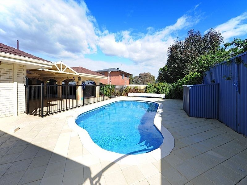 5 More Crescent, Bull Creek WA 6149