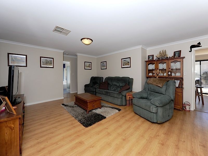 31 Monroe Turn, Success WA 6164