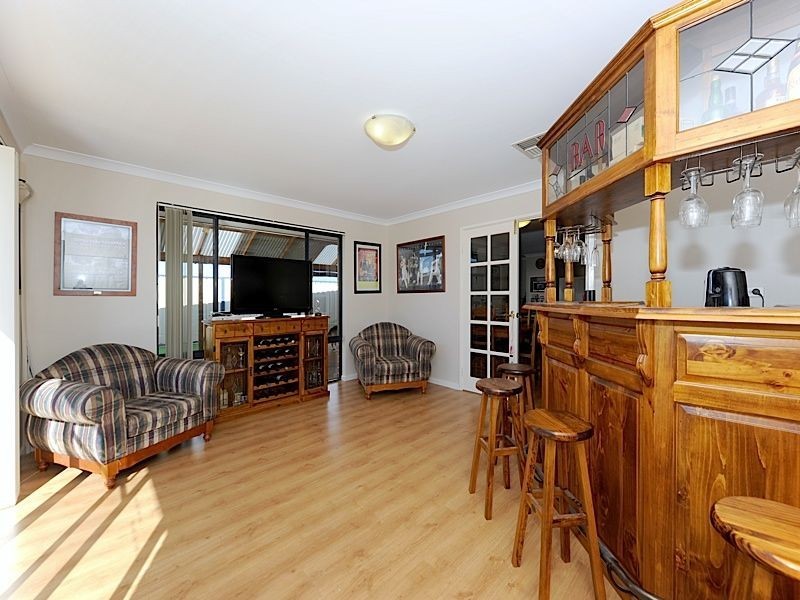 31 Monroe Turn, Success WA 6164