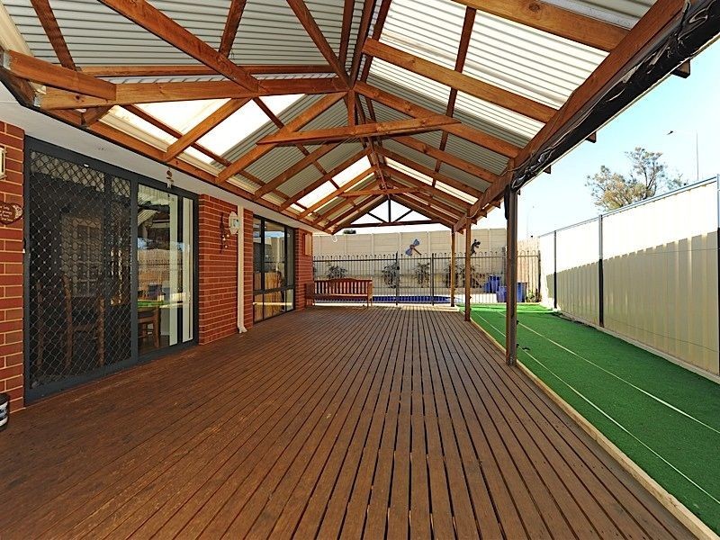 31 Monroe Turn, Success WA 6164